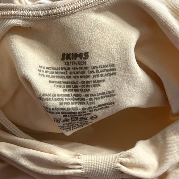 SEAMLESS SCULPT THONG BODYSUIT - Picture 11 of 11